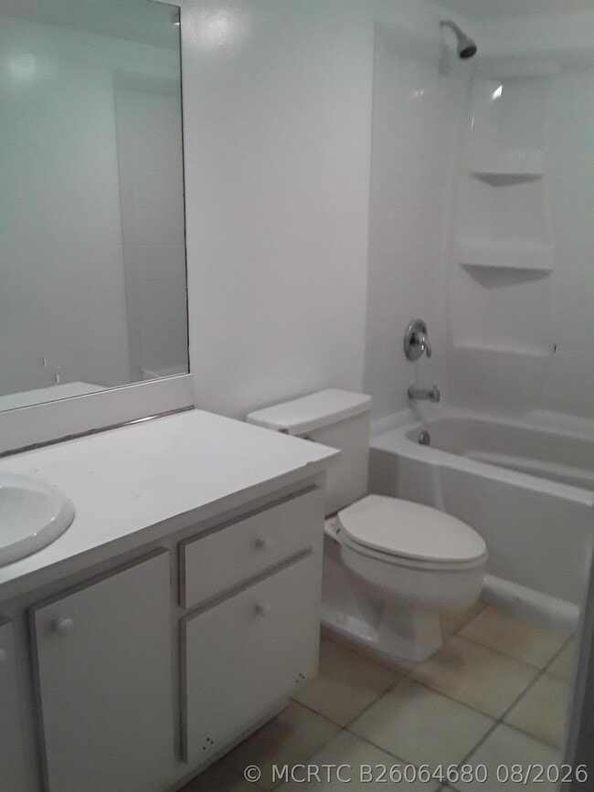 Building Photo - 2403 N Waterside Dr