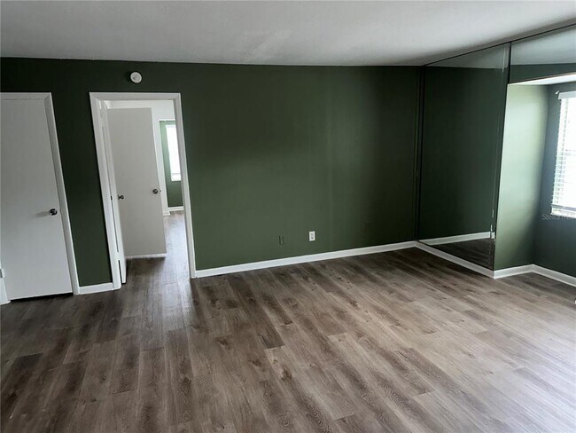 Building Photo - 4325 W Bay to Bay Blvd