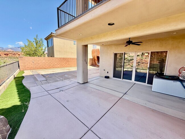 Building Photo - 521 N Creek Ridge Dr