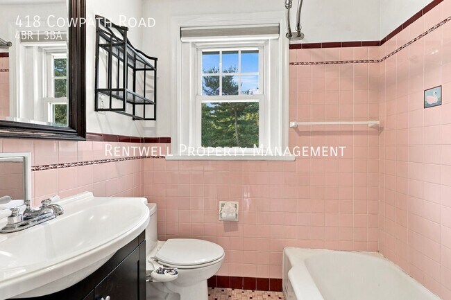 Building Photo - 418 Cowpath Rd