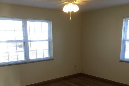 Building Photo - 2073 Ridgeview Rd