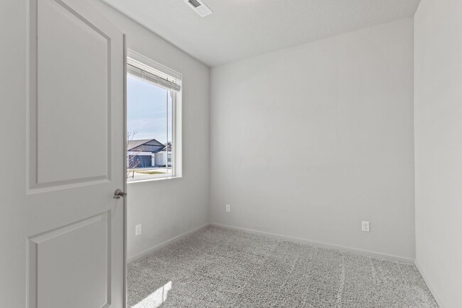Building Photo - Stunning 3 Bed, 2.5 Bath Home in Spokane V...