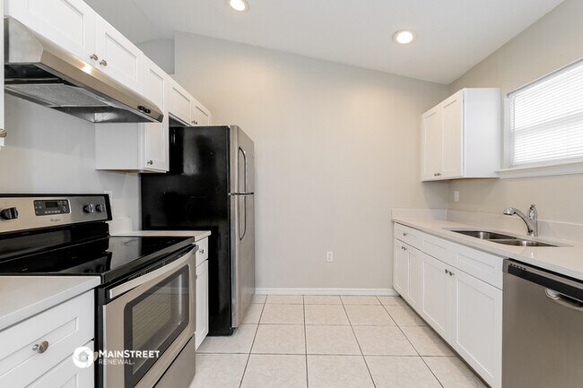 Building Photo - 649 Parakeet Ct