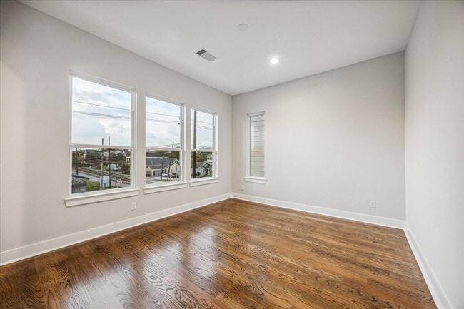 Building Photo - 1518 Houston Ave