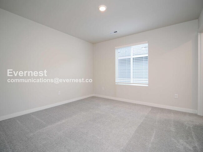 Building Photo - 33335 Crystal Ave SE