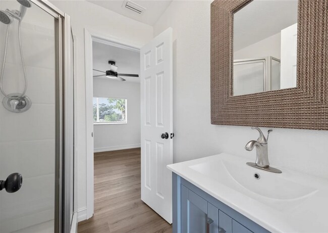 Building Photo - 4869 Venetian Blvd NE