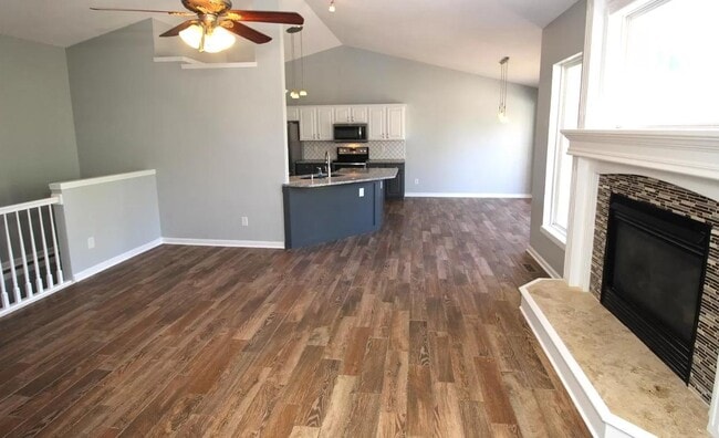 Building Photo - 1119 E Rushwood Dr