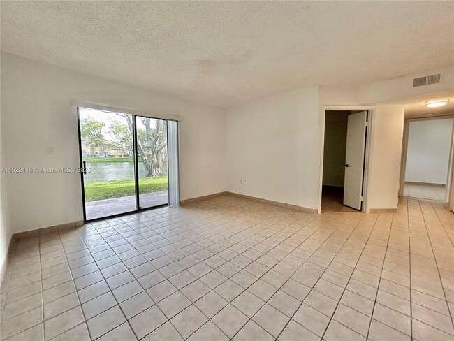 Building Photo - 301 Palm Way