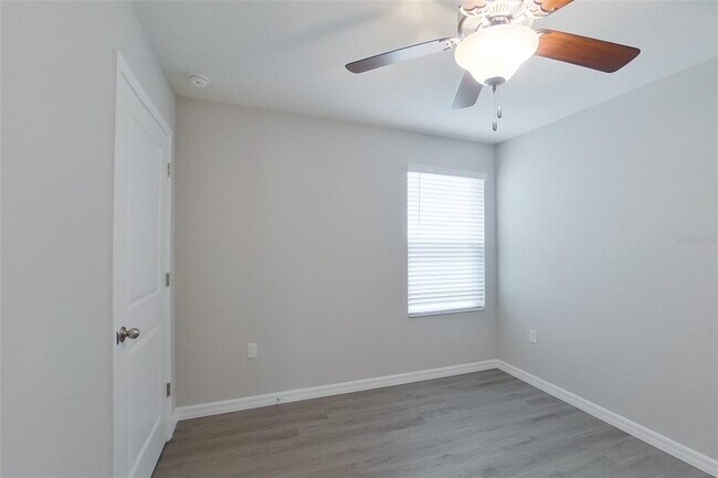 Building Photo - 8648 SW 43rd Ter