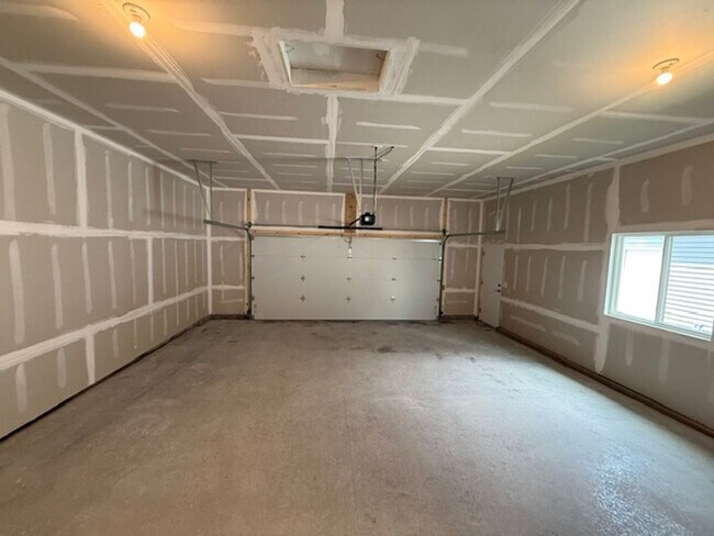 Building Photo - 4818 Suelo Rd