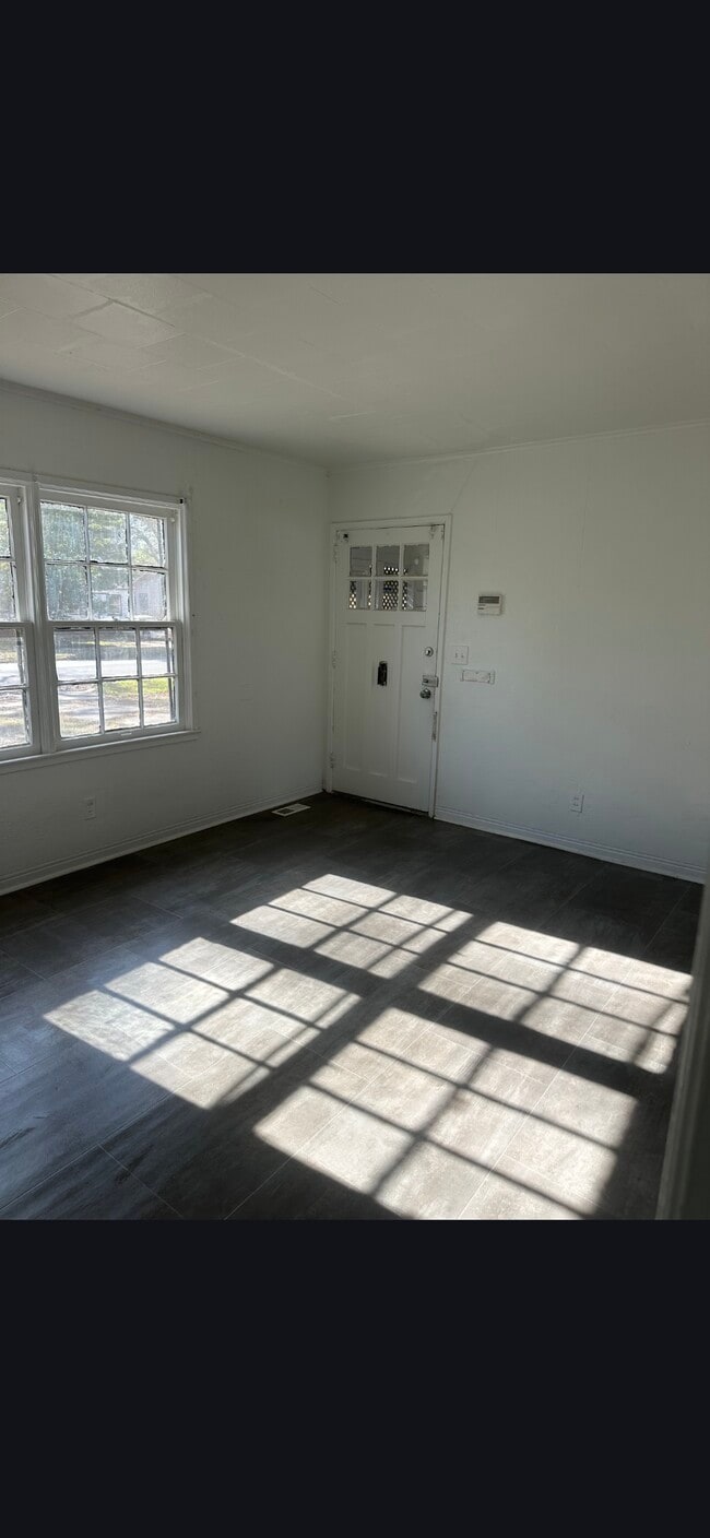 Building Photo - 2001 W 28th Ave