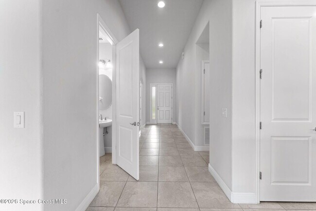 Building Photo - 7440 Jazero Pl