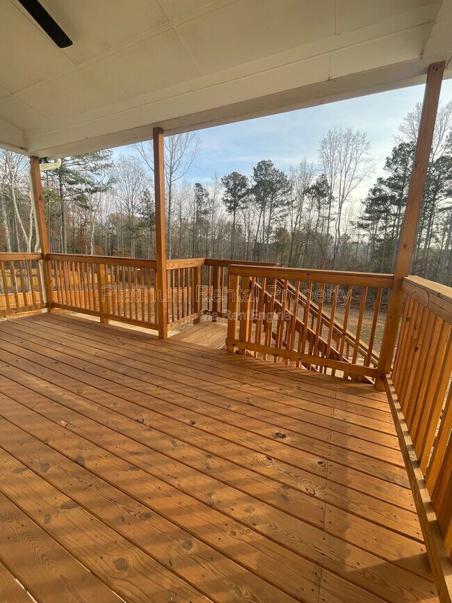 Building Photo - 8225 Crooked Crk Dr