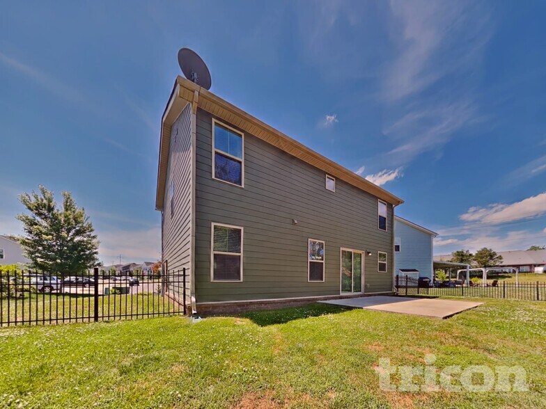 Building Photo - 306 Heroit Ct