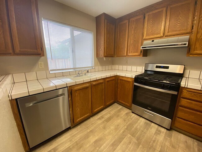 Building Photo - 369 Limerick Way