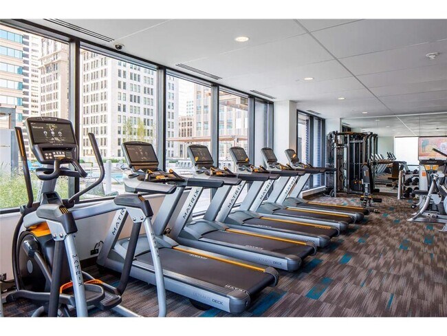 Building Photo - 465 Nicollet Mall