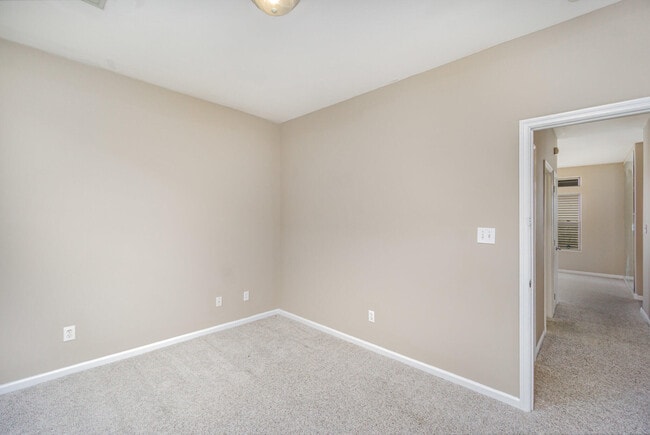 Building Photo - 741 Whispering Brook Trce