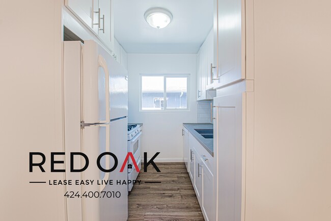 Building Photo - 642 Hayworth Ave