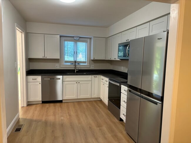 Building Photo - 2919 Zollinger Rd