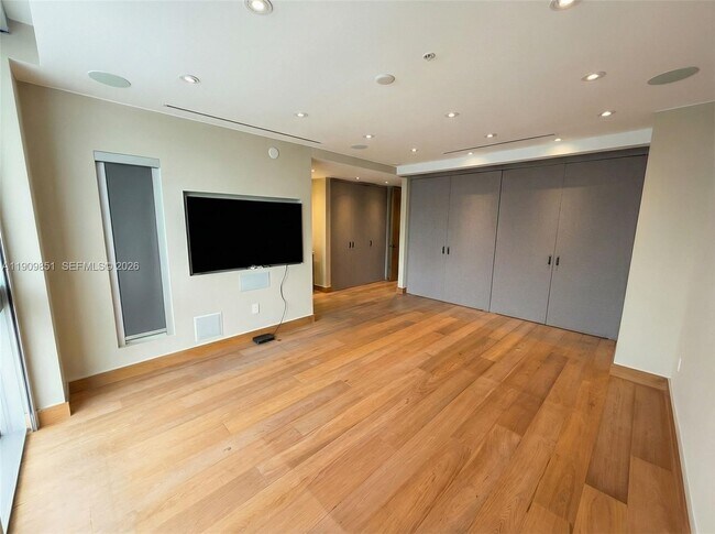 Building Photo - 92 SW 3rd St