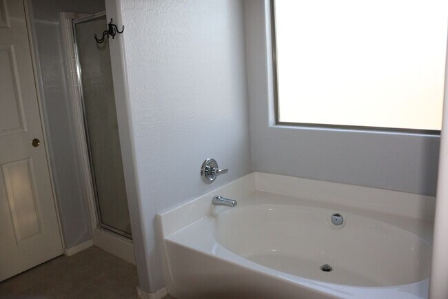 Building Photo - 11292 N 161st Dr