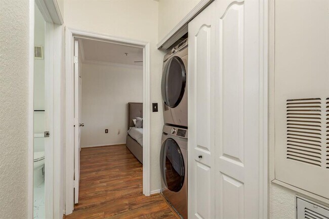Building Photo - 2749 Via Cipriani