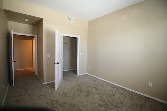 Building Photo - 14575 W Mountain View Blvd
