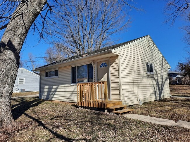 Building Photo - 2319 Williams St