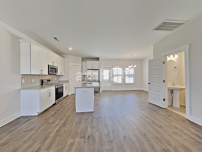 Building Photo - 5145 Jack Byrnes Dr