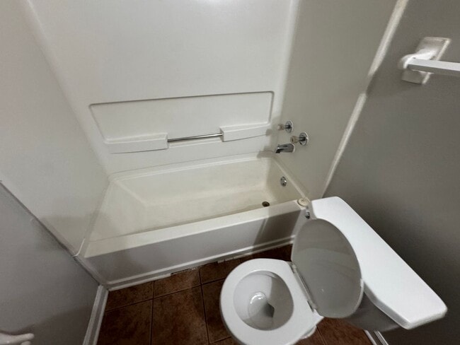 Building Photo - 5493 Adams Cir