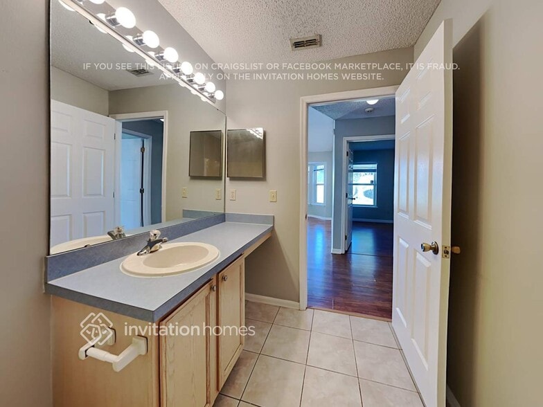 Building Photo - 9633 Blowing Rock Cir N