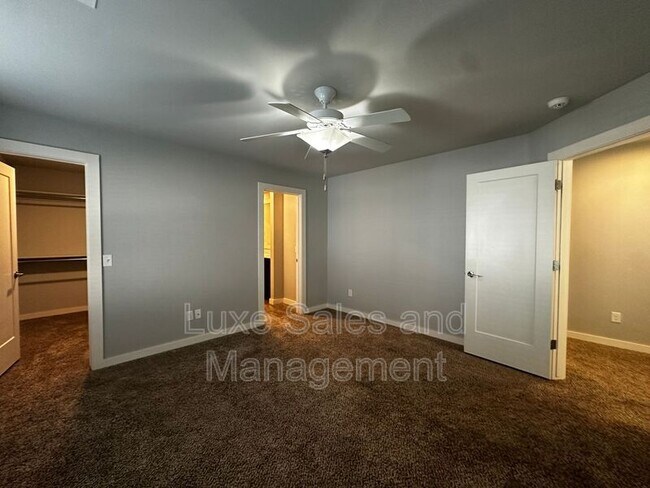 Building Photo - 17604 Sunny Hollow Rd
