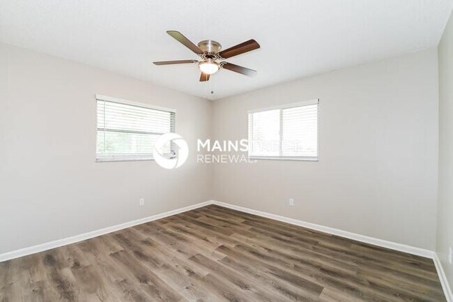 Building Photo - 3 Bedroom Pet-Friendly Home in Cape Coral, FL with Main Street Renewal