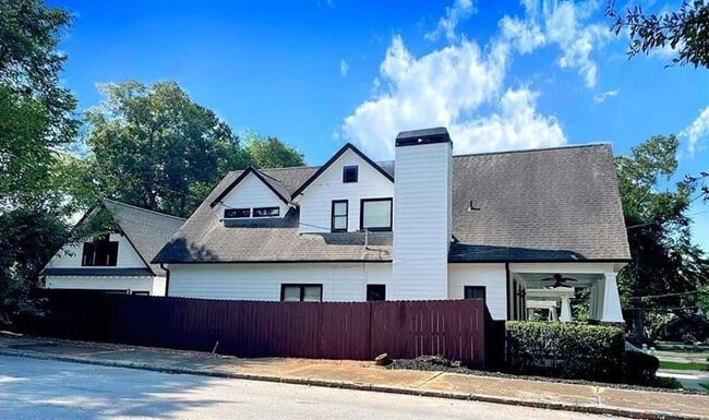 Building Photo - 286 Morgan Pl SE