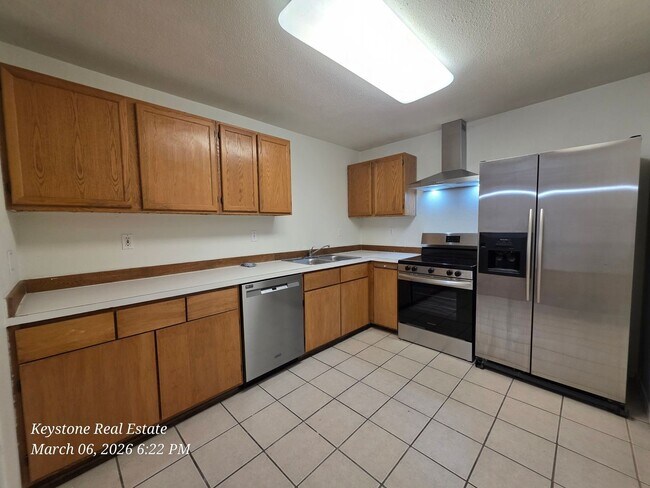 Building Photo - 15454