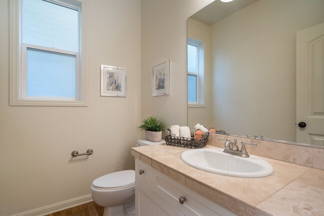 Building Photo - 4920 SW Slavin Rd