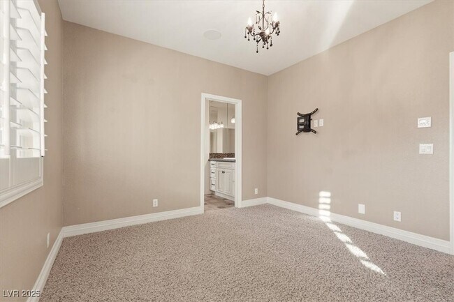 Building Photo - 8570 Country Home Cir