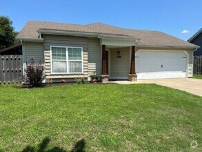 Building Photo - Available August 1st!  3-Bedroom, 2-Bathro...