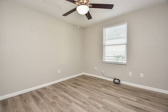 Building Photo - 3710 Dreyfus St