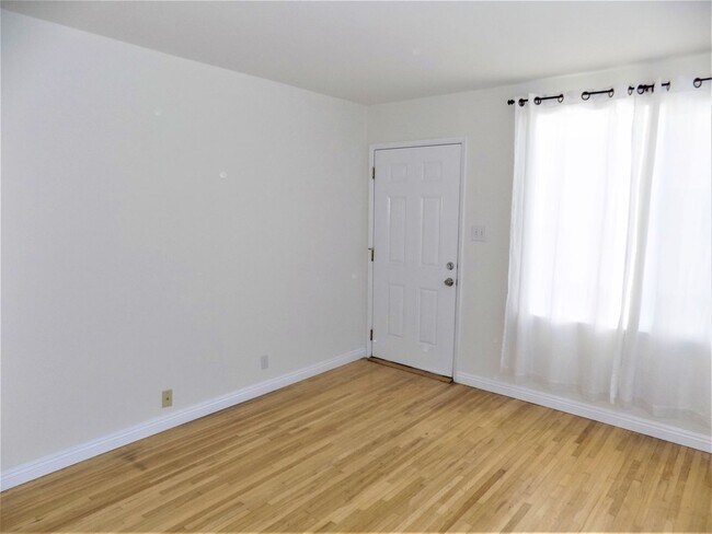 Building Photo - DOW