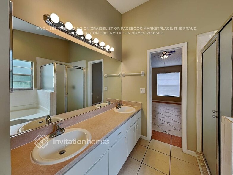 Building Photo - 7792 Indian Ridge Trail N