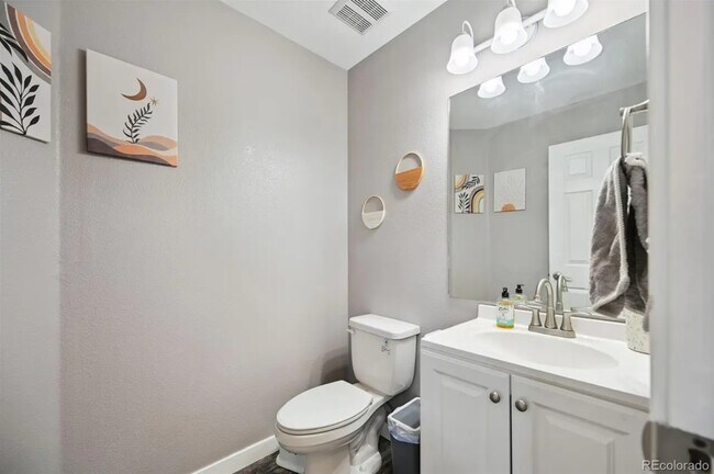 Building Photo - 24798 E Wyoming Pl