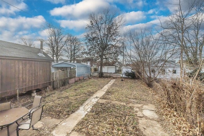 Building Photo - 4992 Botanical Ave