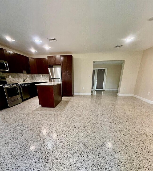 Building Photo - 9740 Sterling Dr