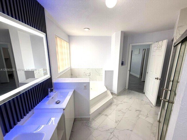 Building Photo - 9352 SW 155th Ave