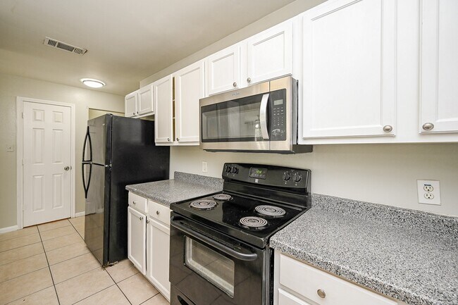 Building Photo - 3019 La Estancia Ln