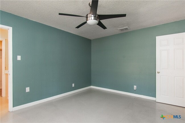 Building Photo - 2524 Berkett Dr