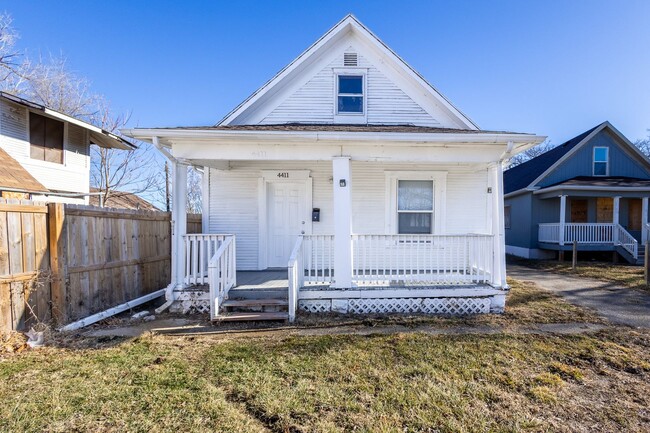 Building Photo - Cozy Single-Family Home with Spacious Back Yard!