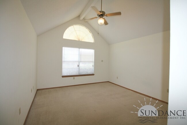 Building Photo - Nice 3 Bedroom Home Close to Both Bases