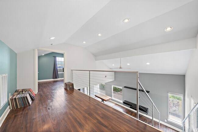 Building Photo - 2413 Emancipation Ave